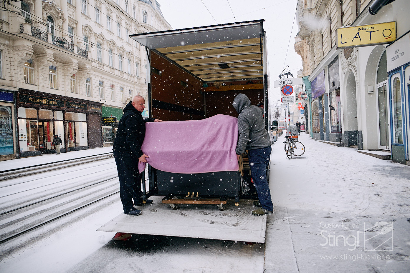Klavier Lieferung in Österreich