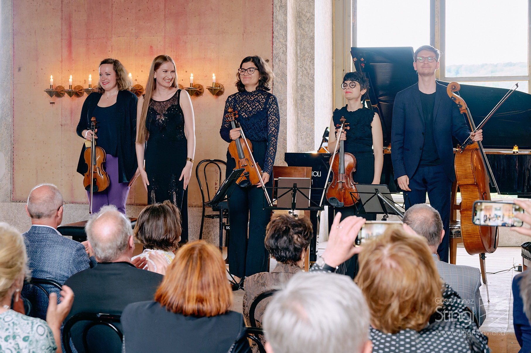 Kristina Miller - bei den Musiktagen Ernstbrunn - spielt FAZIOLI Flügel