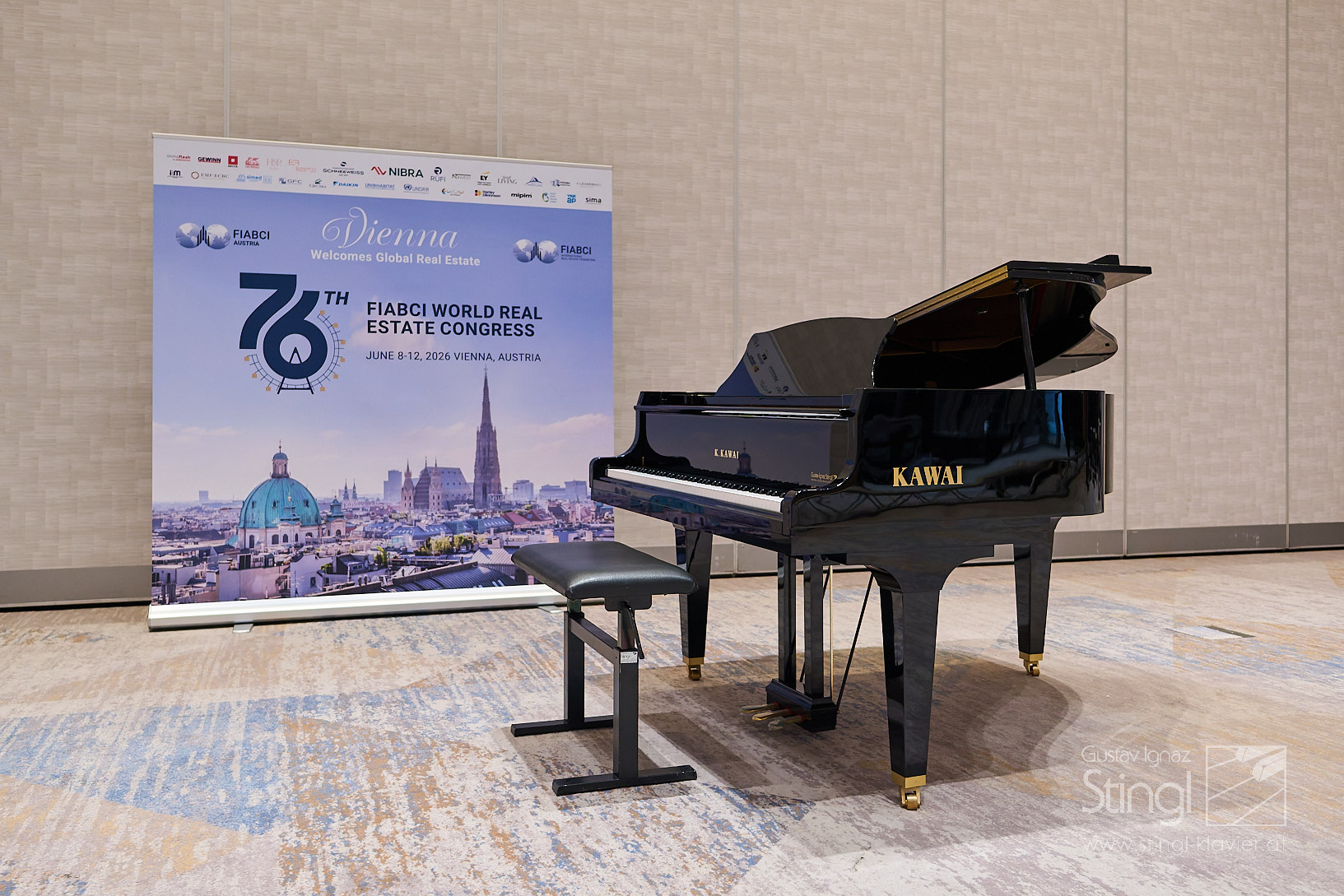 G.I. STINGL begleitet die Wiener Sängerknaben beim 76. FIABCI World Real Estate Congress (mit KAWAI)
