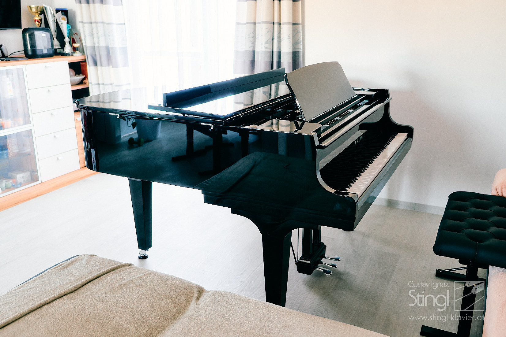 KAWAI GL10 SILVER nach Niederöstereich (privat)