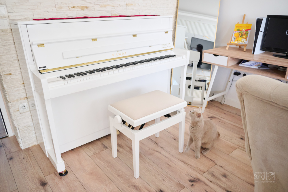KAWAI K200 White Klavier nach Schwechat