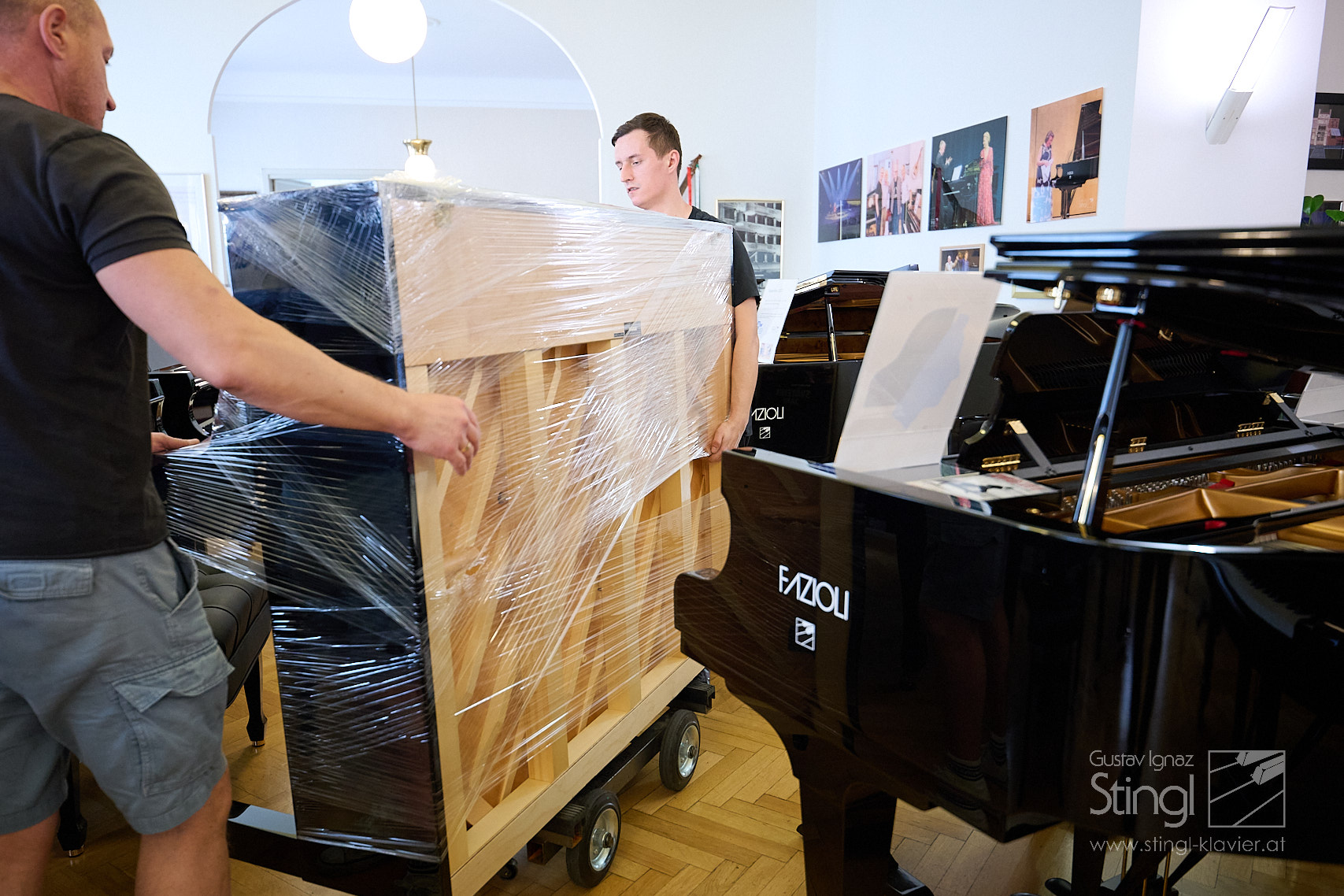 KAWAI AURES Piano nach Salzburg