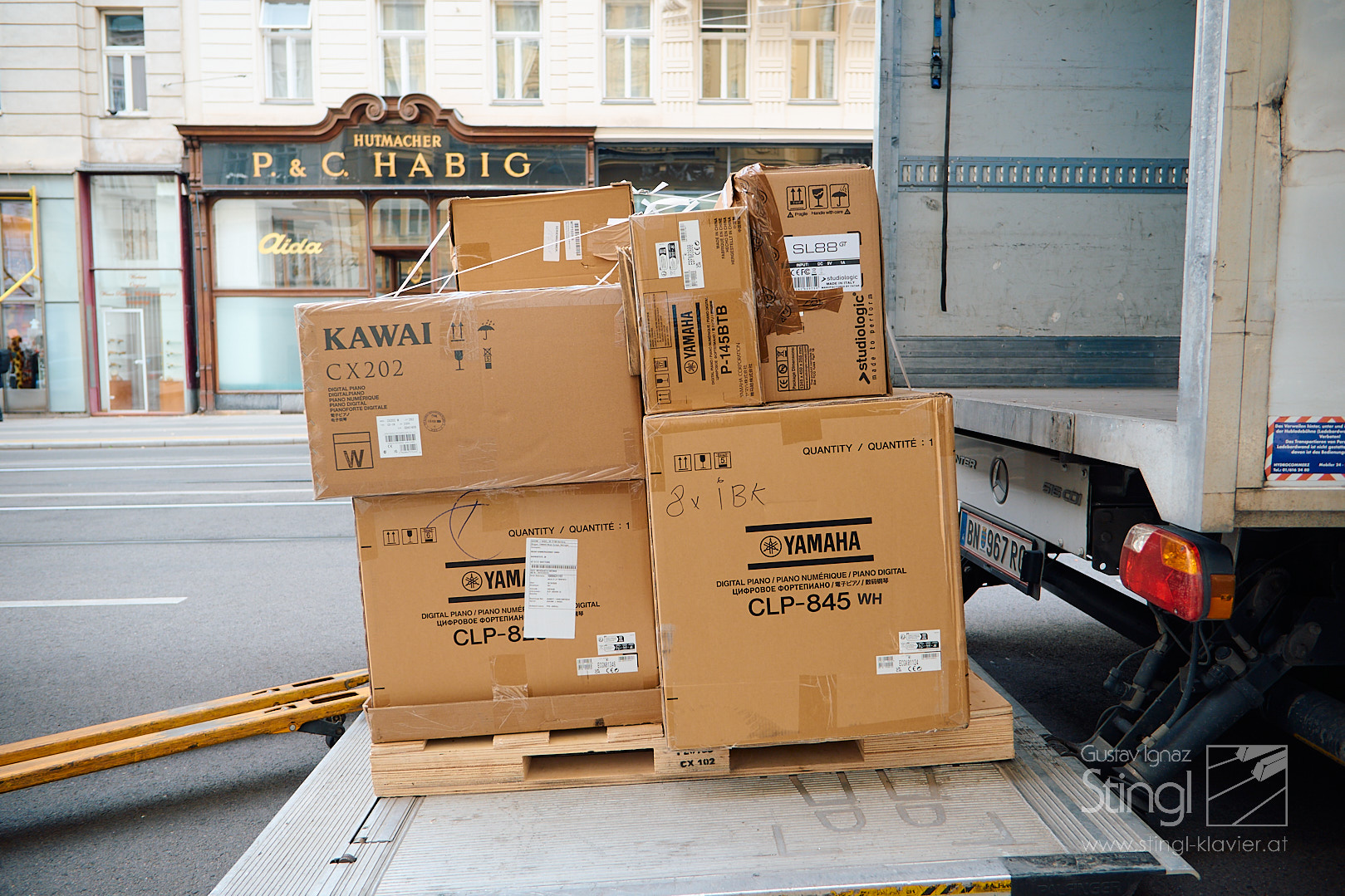 Yamaha CLP 845 und 825 E-Pianos und Studiologic Masterkeyboards